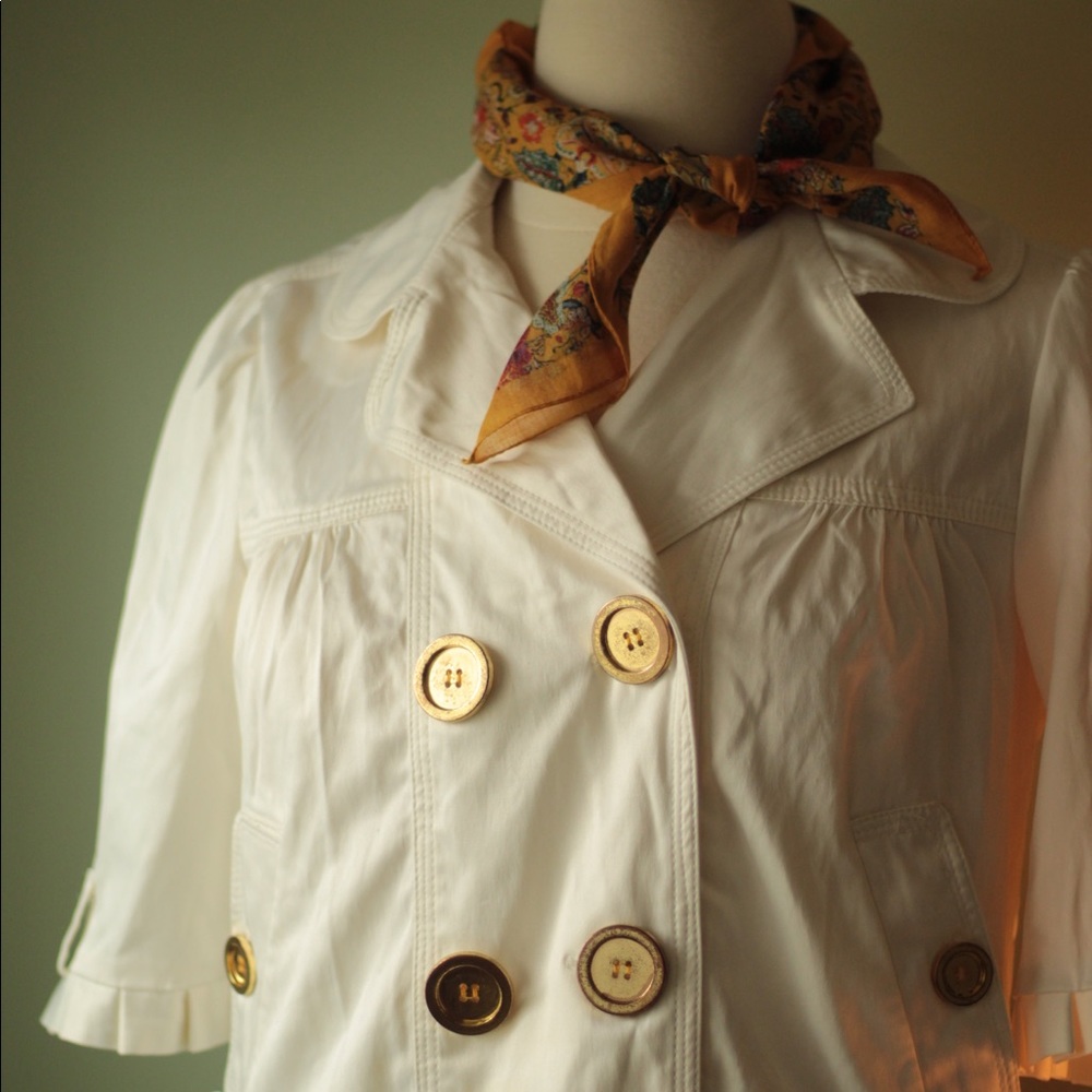 Short ruffle blazer